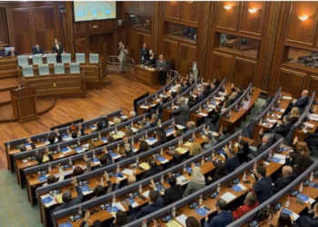 Votohen nënkryetarët – Konstituohet Kuvendi, ngërçi merr fund