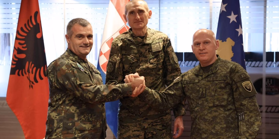 Maqedonci: Bashkëpunimi ushtarak Kosovë-Shqipëri-Kroaci, hap i rëndësishëm për sigurinë rajonale
