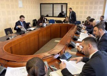 Nis mbledhja e Komisionit për Integrime ku do të shqyrtohet Projektligji për Planin e Rritjes, Murati prezent