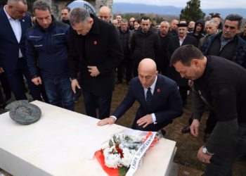 Haradinaj merr pjesë në rivarrimin e dëshmorit Agron Gjocaj: Lavdia e tij është e përjetshme