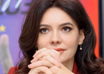 “Pozicionet janë kalimtare”, Spiropali reagon pasi u shkarkua nga pozita e ministres së Jashtme