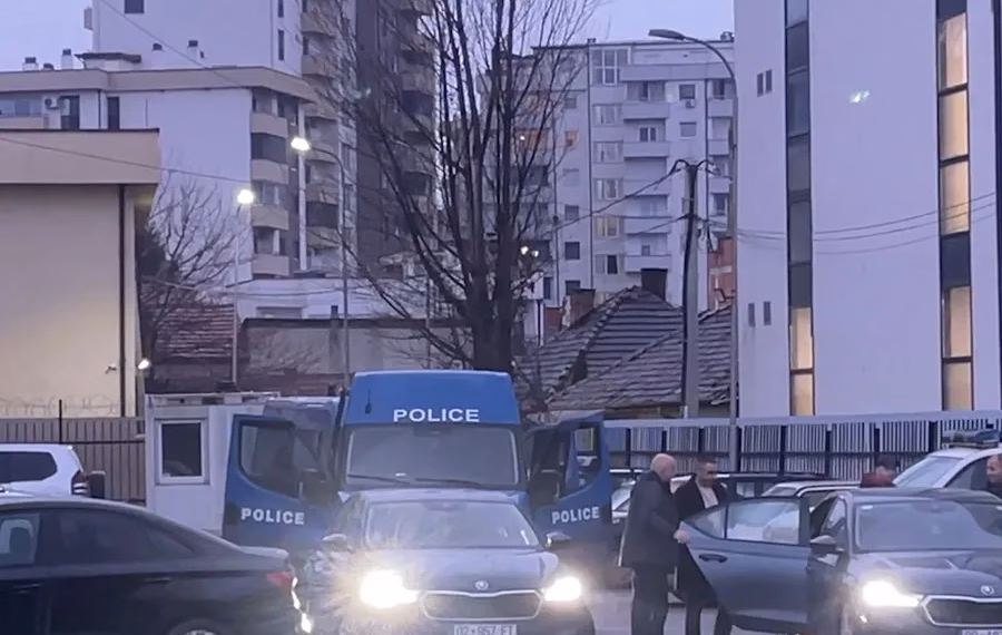 Gjykata liron dhjetë të dyshuar për manipulim votash në Mitrovicë