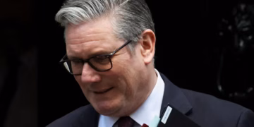 Starmer u kërkon falje viktimave të Epsteinit për emërimin e Mandelson si ambasador në SHBA