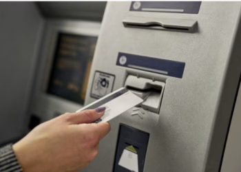 ​Overdraftet në rritje, bizneset dhe qytetarët tërheqin mbi 650 milionë euro