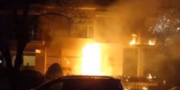 Protesta në Shqipëri, merr flakë ish-vila e Enver Hoxhes