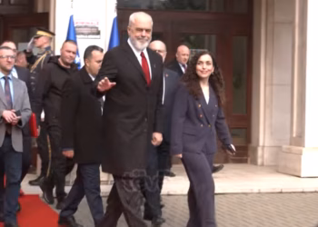 Rama në Prishtinë: Takime të rëndësishme me liderët e Kosovës për forcimin e bashkëpunimit