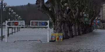 Stuhia Nils lë një të vdekur dhe afër një milion familje pa energji elektrike në Francë