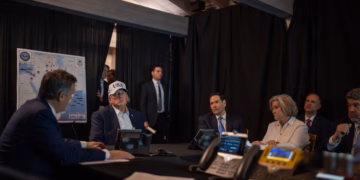 Trump monitoron operacionet ushtarake amerikane në Iran