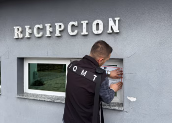 Mbyllen 26 motele dhe villa