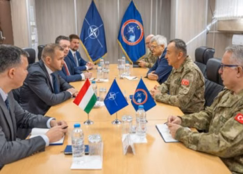 Emisari special i Viktor Orban në Prishtinë, KFOR njofton për një takim në selinë e tyre