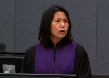 Kryeprokurorja i përmend dëshmitarët kundër UÇK-së, pretendon për mbi 100 të vrarë në kampe të UÇK-së