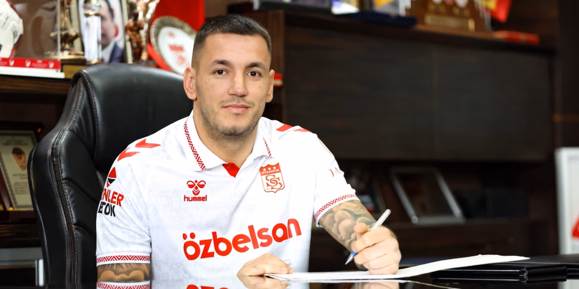 Rei Manaj zyrtarizohet te Sivasspori