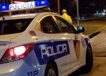 Vdes 23-vjeçari gjatë riparimit të mjetit në servis