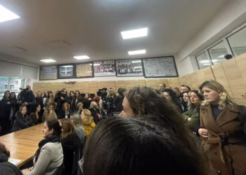 Stafi i shkollës “Pavarësia” në protestë ndaj “veprimeve të papranueshme të disa nxënësve”