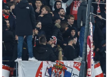 Provokim i rëndë në stadiumin e Francës – Flamur për Kosovën “si pjesë e Serbisë” në ndeshjen Lille–Zvezda