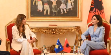 Kryeparlamentarja Albulena Haxhiu nesër pret në takim kryediplomaten shqiptare Elisa Spiropalin