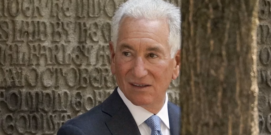 Franca i ndalon ambasadorit amerikan qasjen e drejtpërdrejtë te anëtarët e qeverisë franceze