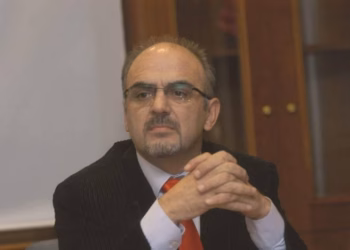 Spektakli emocional i Edi Rames për të mbuluar kalbëzimin e “demokracisë” shqiptare!