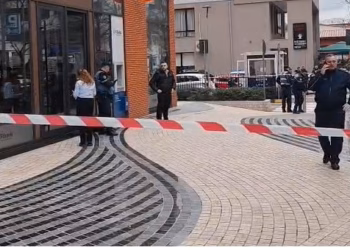 Tentoi të grabiste me armë zjarri një bankë në Tiranë, arrestohet autori