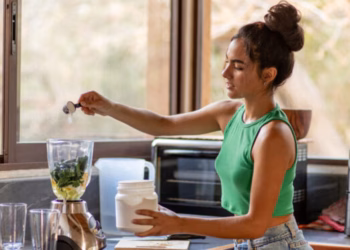 Këto janë pijet më të këqija për zorrët tuaja