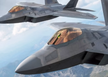 12 avionë luftarakë F-22 mbërrijnë në Izrael në mes të rritjes së tensioneve mes SHBA-së dhe Iranit