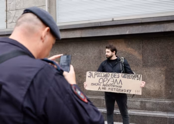 Putin nënshkruan një ligj të ri që forcon kontrollin e FSB-së mbi internetin rus