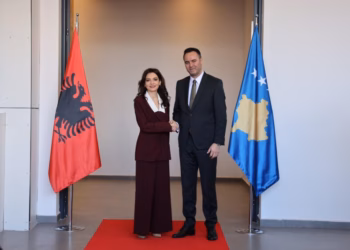 Konjufca: Takimet Kosovë–Shqipëri janë vëllazërore, jo vetëm bilaterale