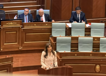 Albulena Haxhiu zgjidhet kryetare e Kuvendit