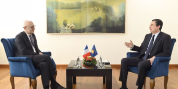 Kurti takohet me ambasadorin francez, Olivier Guérot