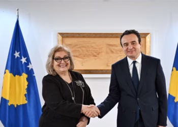 Kurti takon kryetaren e AShAK-ut, diskutojnë për progresin dhe sfidat në vend