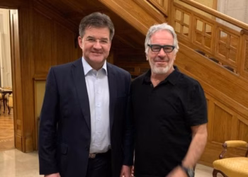 Lajçak thotë se “ndihet si idiot” pas rileximit të mesazheve me Epsteinin