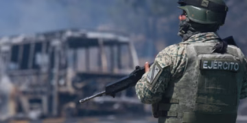 25 anëtarë të Gardës Kombëtare vriten në Meksikë pas vrasjes së liderit të një karteli të fuqishëm