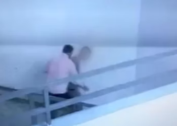 Avokati i drejtorit të shkollës “Pavarësia”: Nxënësi e kishte kanosur me vrasje