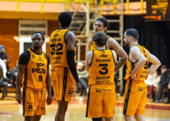 Peja largon tre basketbollistë të huaj