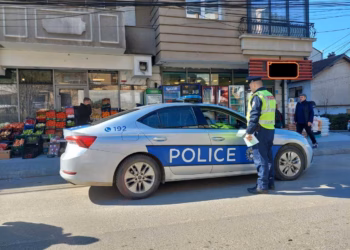 Policia ndëshkon 106 shoferë për parkim të parregullt në Prizren