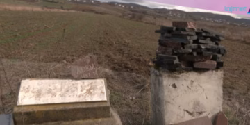 Pllaka përkujtimore ku ra heroi Ali Ajeti në gjendje të mjerueshme, shqetësohet familja