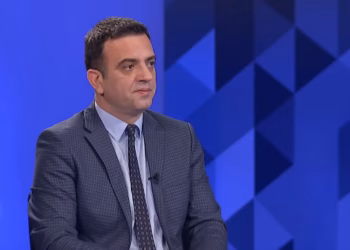 Pozhari – LDK-së: Edhe lypës edhe krenarë, sqarojeni se çfarë nënkupton kërkesa për marrëveshje politike