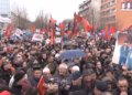 Në ditën e Pavarësisë, protestohet për Hashim Thaçin dhe të tjerët – Mijëra qytetarë kërkojnë drejtësi