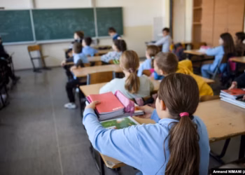 Dhuna në shkolla: A ka ardhur koha ta rimendojmë qëllimin e arsimit?