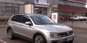 Kryetari i Obiliqit, Halil Thaçi, e dhuron veturën e tij zyrtare për OVL-UÇK-në