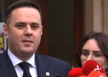 Abdixhiku: Për presidentin ka vetëm dy rrugë, kërkohet konsensus ose marrëveshje politike