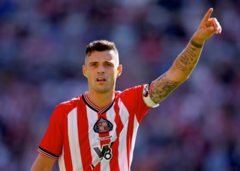 Sunderlandi edhe katër ndeshje pa Xhakën