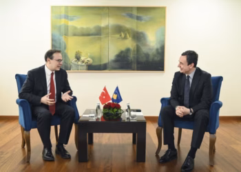 Kurti dhe ambasadori turk diskutojnë bashkëpunimin në siguri dhe mbrojtje