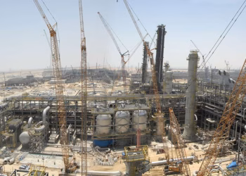 Përshkallëzimi në Lindjen e Mesme: Mbyllje masive objektesh nafte dhe gazi, rriten çmimet