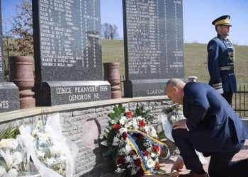 Haradinaj përkujton masakrën e Izbicës: Sakrifica e të rënëve mbetet frymëzim për brezat e ardhshëm