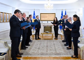 Nëntë anëtarët e rinj të KQZ-së betohen para Presidentes Osmani