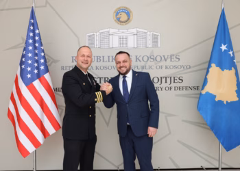 Maqedonci takon komandantin shqiptar, vlerësohet roli i shqiptaro-amerikanëve në mbrojtjen e SHBA-së