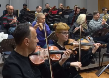 ​Orkestra Simfonike e RTSh koncert për 8-Marsin, Marsela Çibukaj me këngët më të bukura shqiptare për nënën