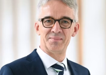 Ambasadori gjerman përgëzon Kosovën për Ligjin për të Huajt dhe Automjete