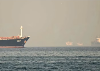 Çmimet e naftës rriten pasi sulmi ndaj Iranit kërcënon Ngushticën e Hormuzit